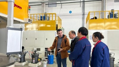俄羅斯客戶(hù)來(lái)啦！探秘安捷倫智能自動(dòng)化噴膠機(jī)