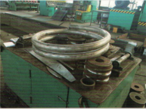 彎管加工的時候?qū)《扔幸髥?？